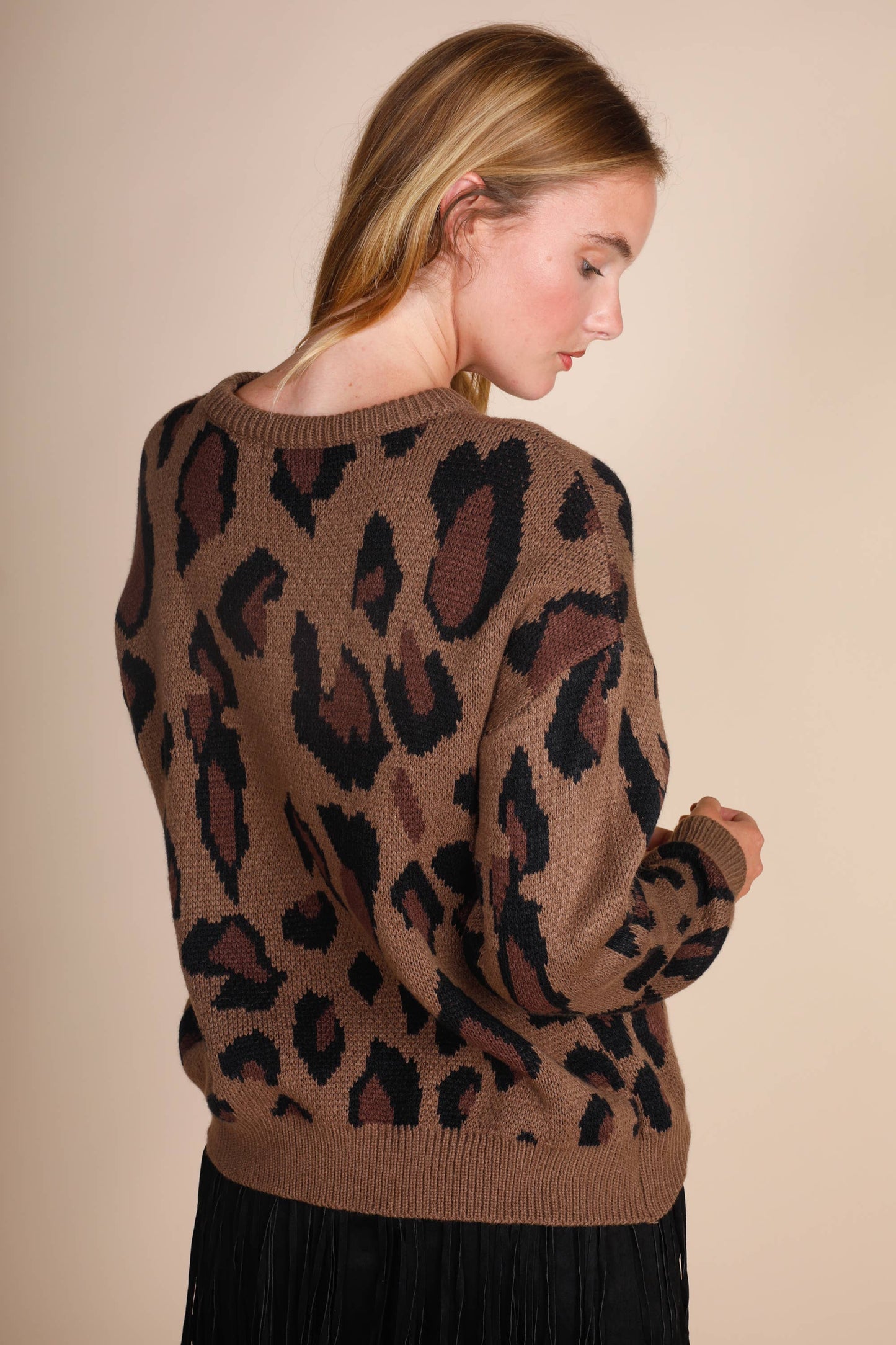 LEOPARD ROUND NECK SWEATER