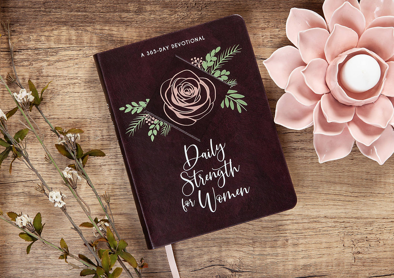 Daily Strength for Women (Devotional)