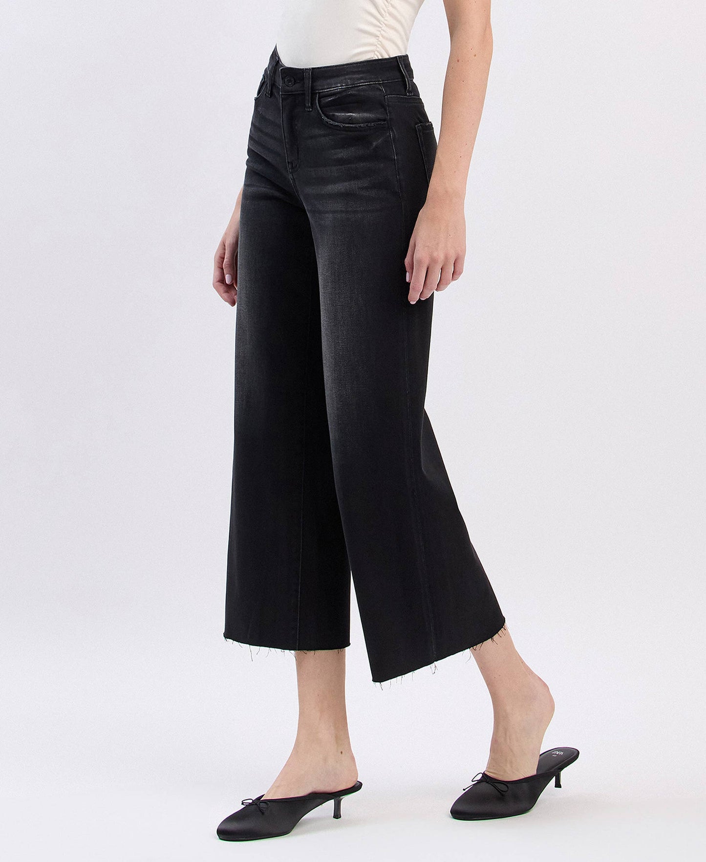 HIGH RISE CLEAN CUT RAW HEM CROP SLIM WIDE JEANs