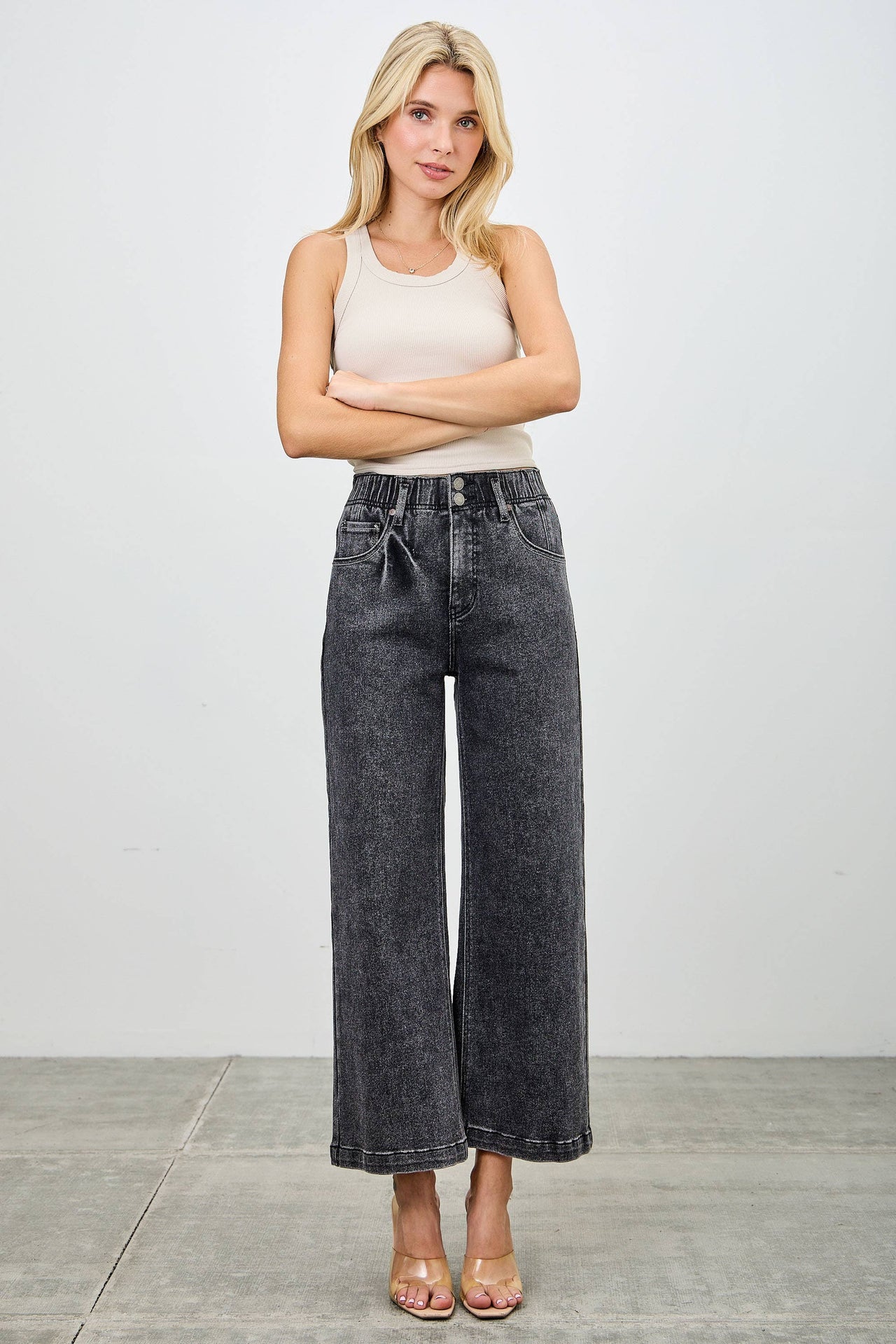 BLACK HIGH RISE WIDE CROP