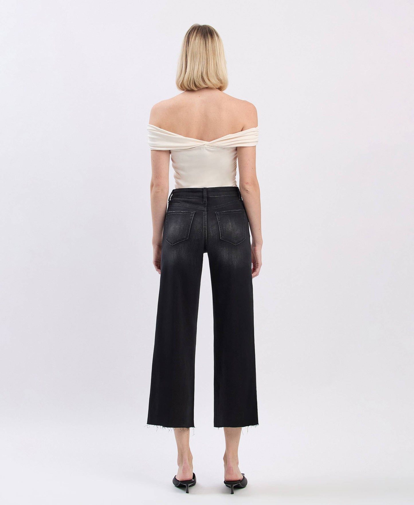 HIGH RISE CLEAN CUT RAW HEM CROP SLIM WIDE JEANs