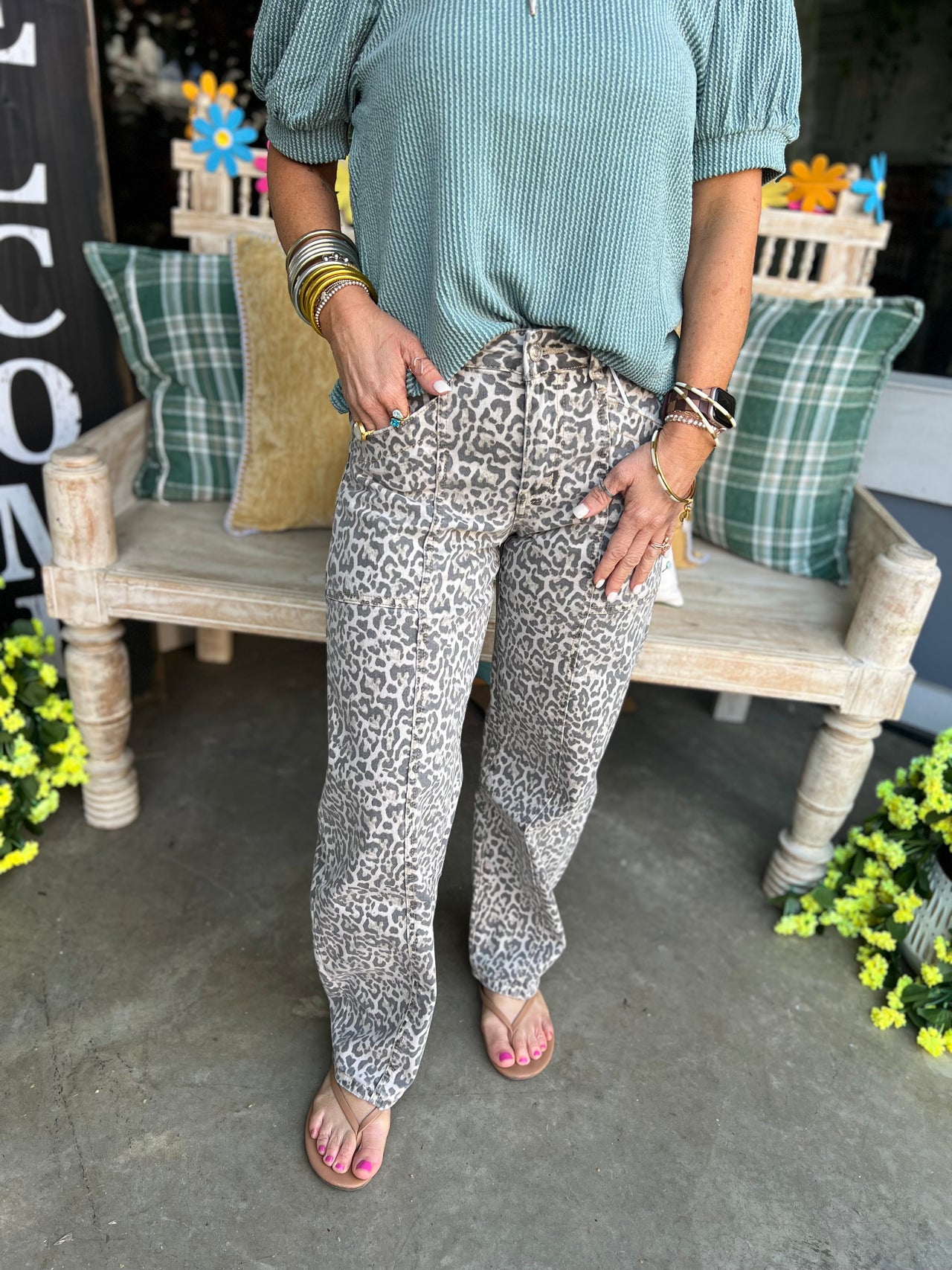 HIGH RISE LEOPARD PRINT UTILITY BARREL JEANS