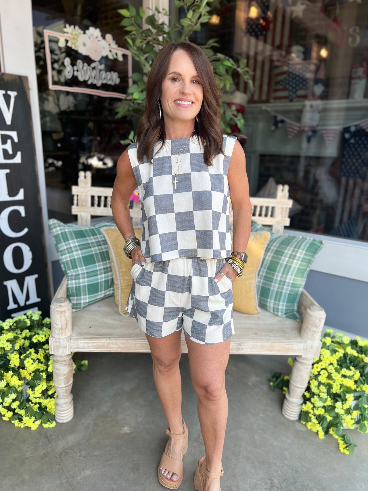 CHECKERED LINEN SHORTS