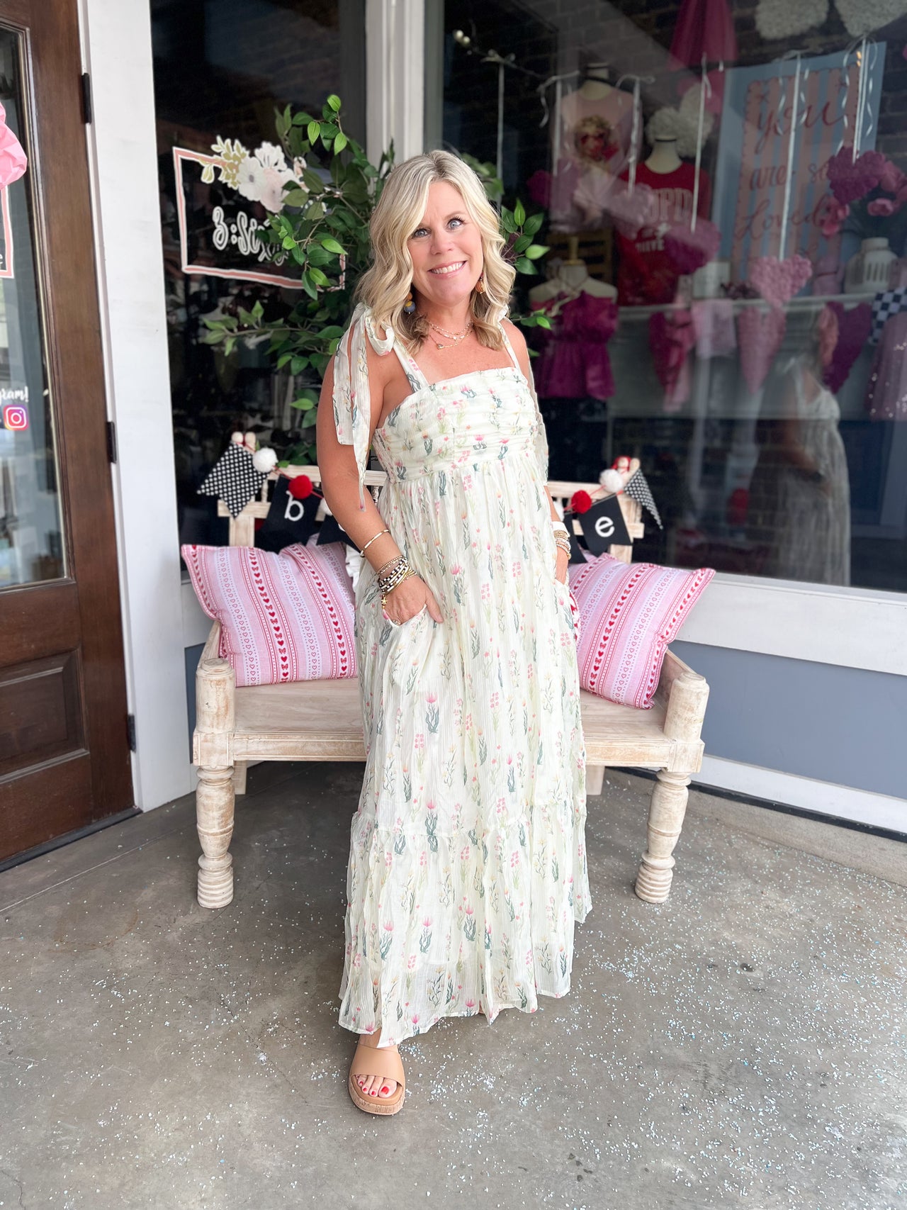 FLORAL SLEEVELESS MAXI DRESS