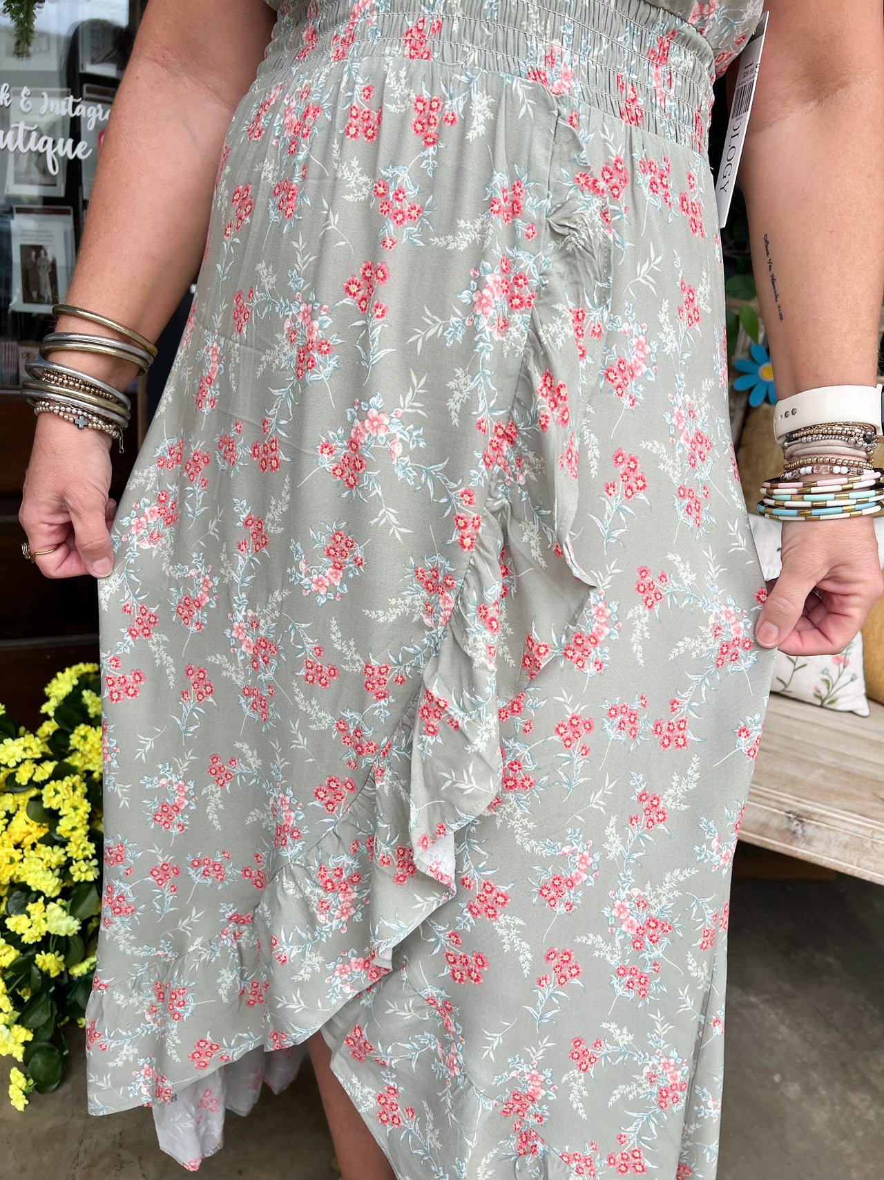 ETHEREAL FLOW MAXI DRESS W/ RUFFLE DETAIL