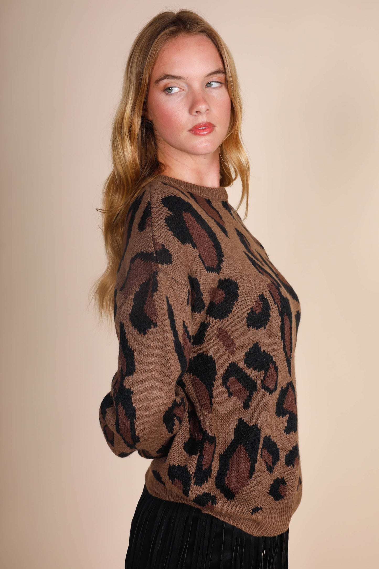 LEOPARD ROUND NECK SWEATER