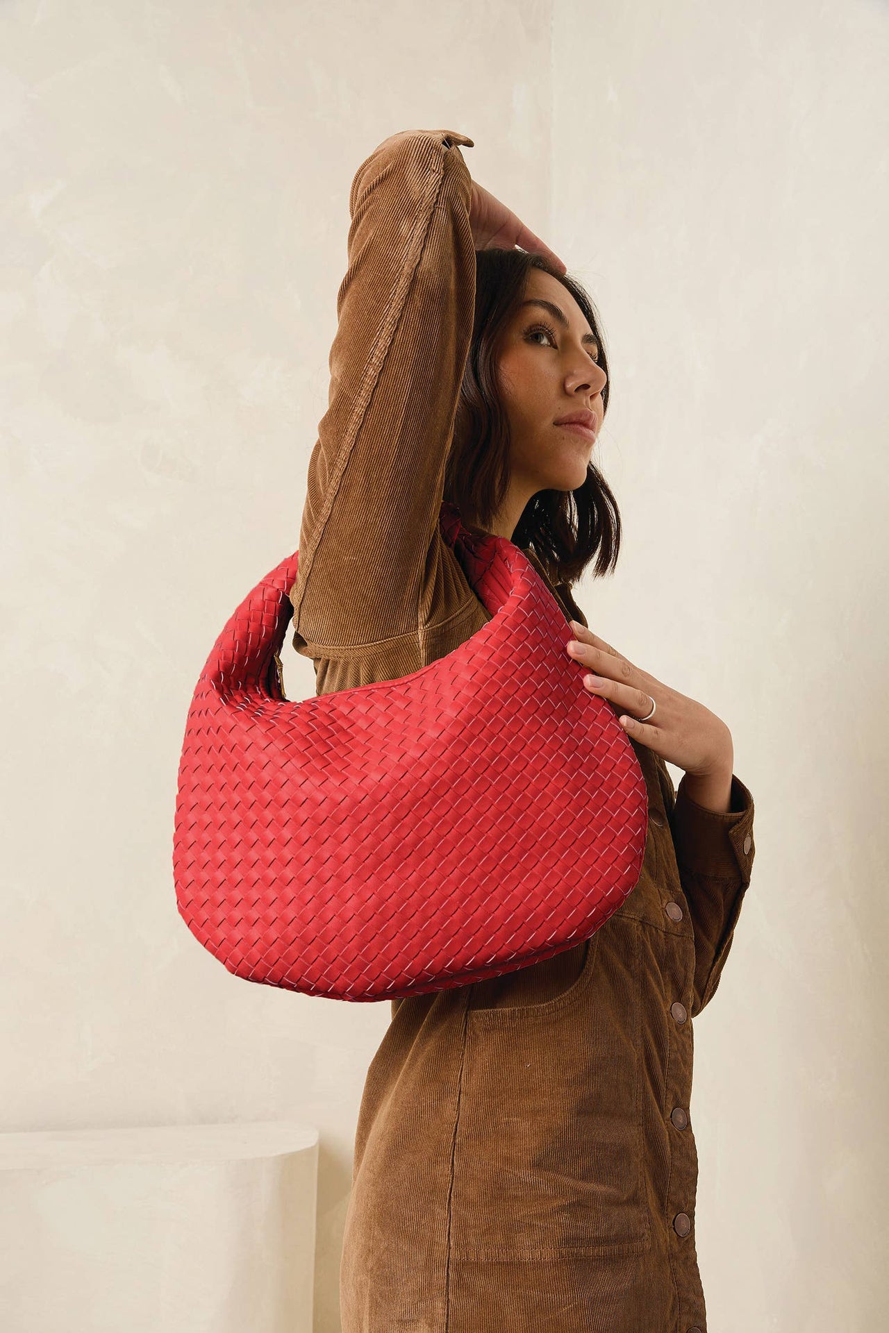 M2522 Valentina Woven Hobo w/ Knotted Handle: Cherry Red