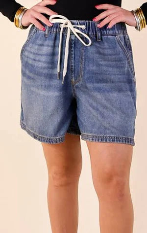 HW Baggy Featherweight Short